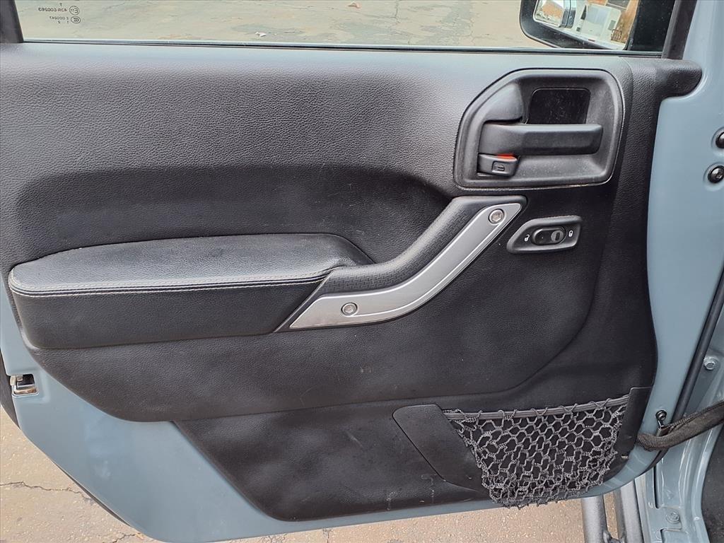 Jeep Wrangler 4WD 2dr Rubicon X 2014