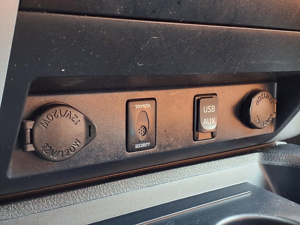 Toyota Tundra 4WD 1794 Edition CrewMax 5.5' Bed 5.7L (Natl) 2017