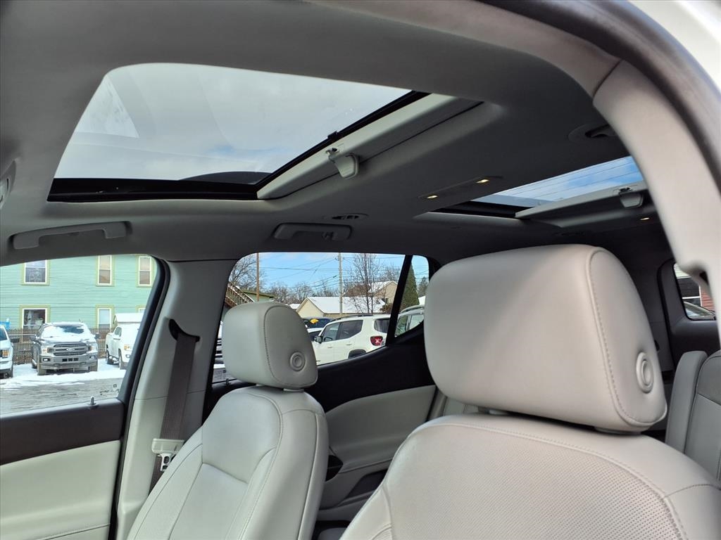 GMC Acadia AWD 4dr SLT w/SLT-1 2017