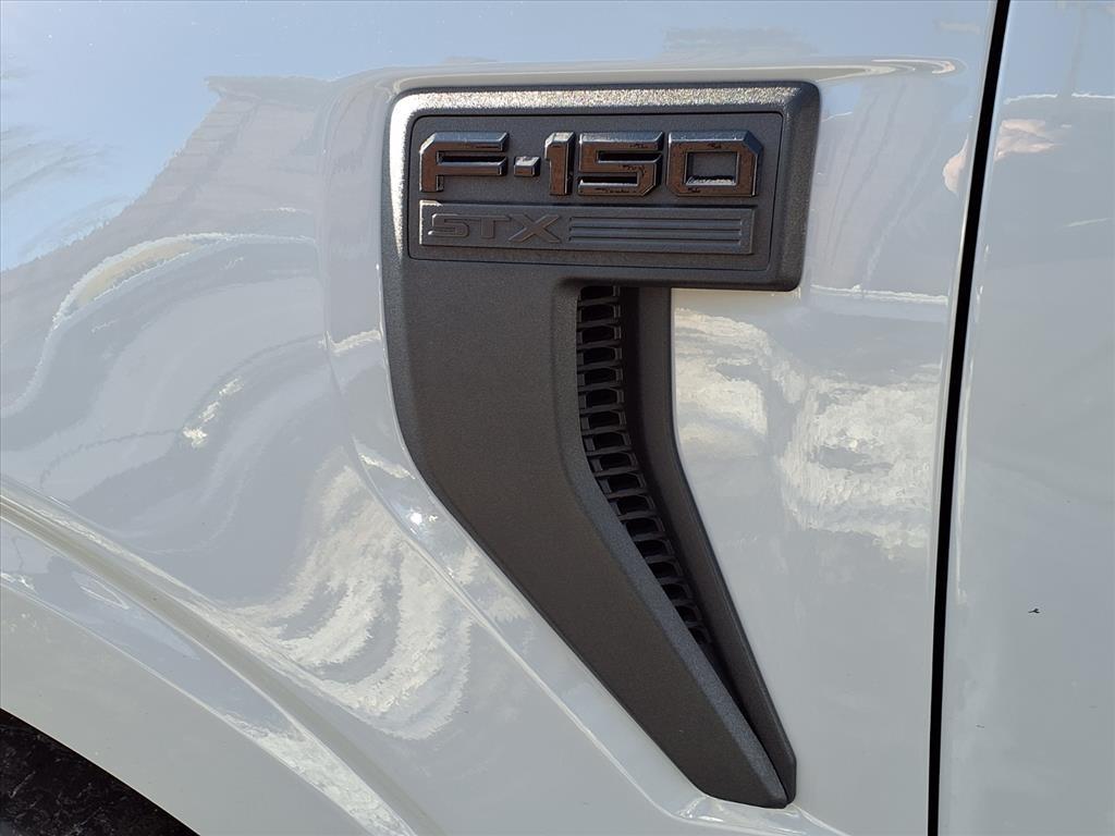 Ford F-150 XL 4WD SuperCrew 5.5' Box 2023