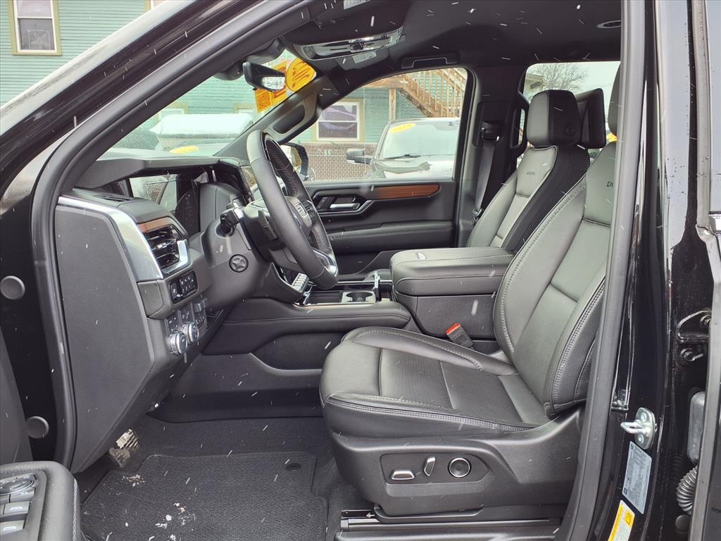 GMC Yukon 4WD 4dr Denali 2025