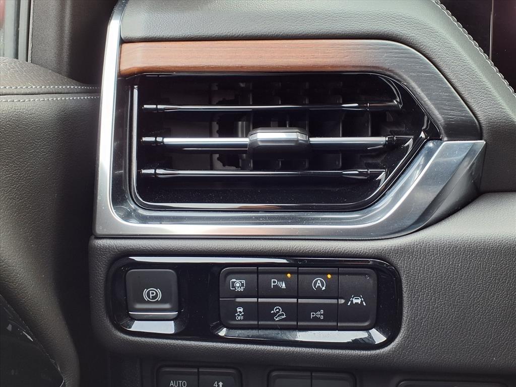 GMC Yukon 4WD 4dr Denali 2025