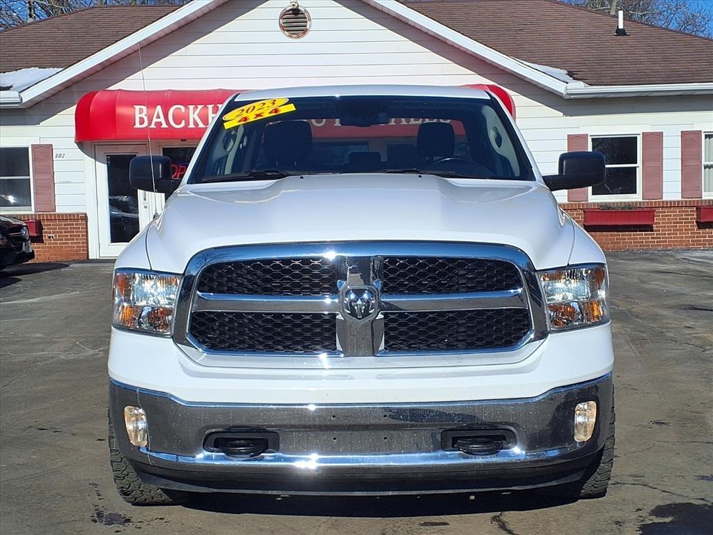 RAM 1500 Classic Tradesman 4x4 Quad Cab 6'4" Box 2023