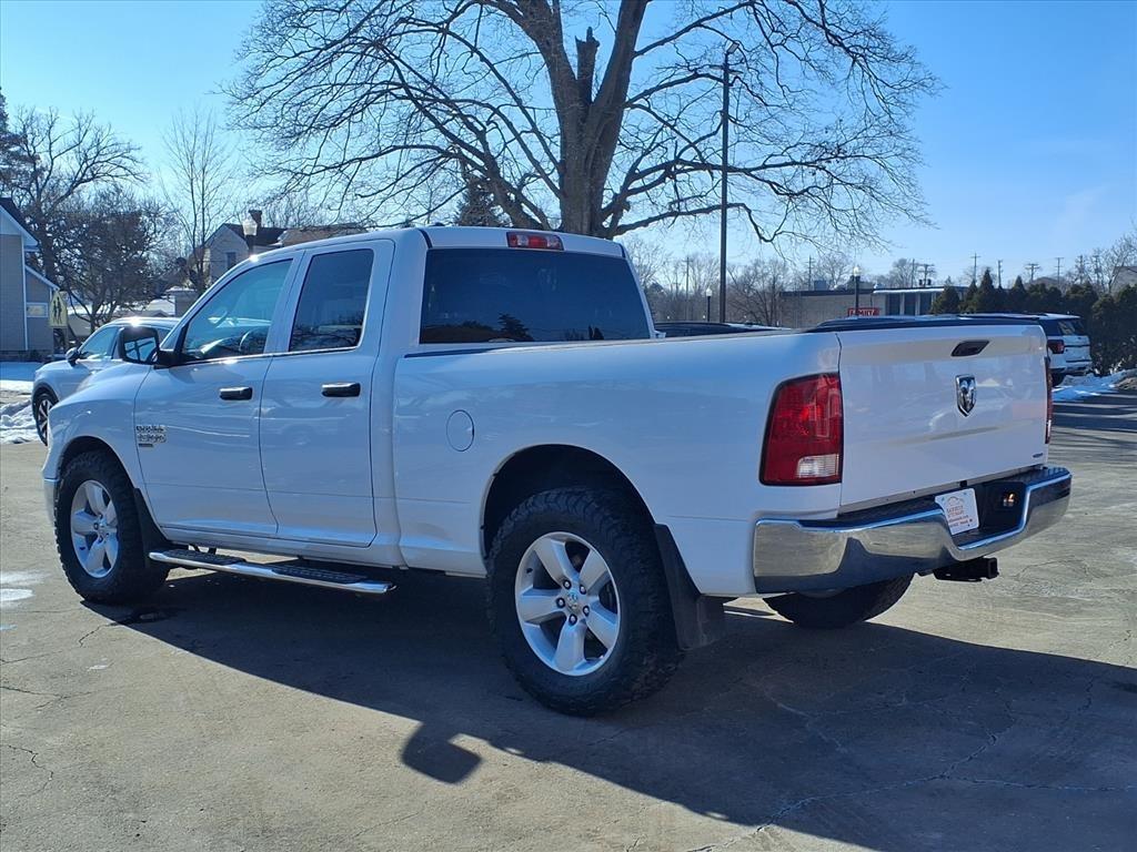 RAM 1500 Classic Tradesman 4x4 Quad Cab 6'4" Box 2023