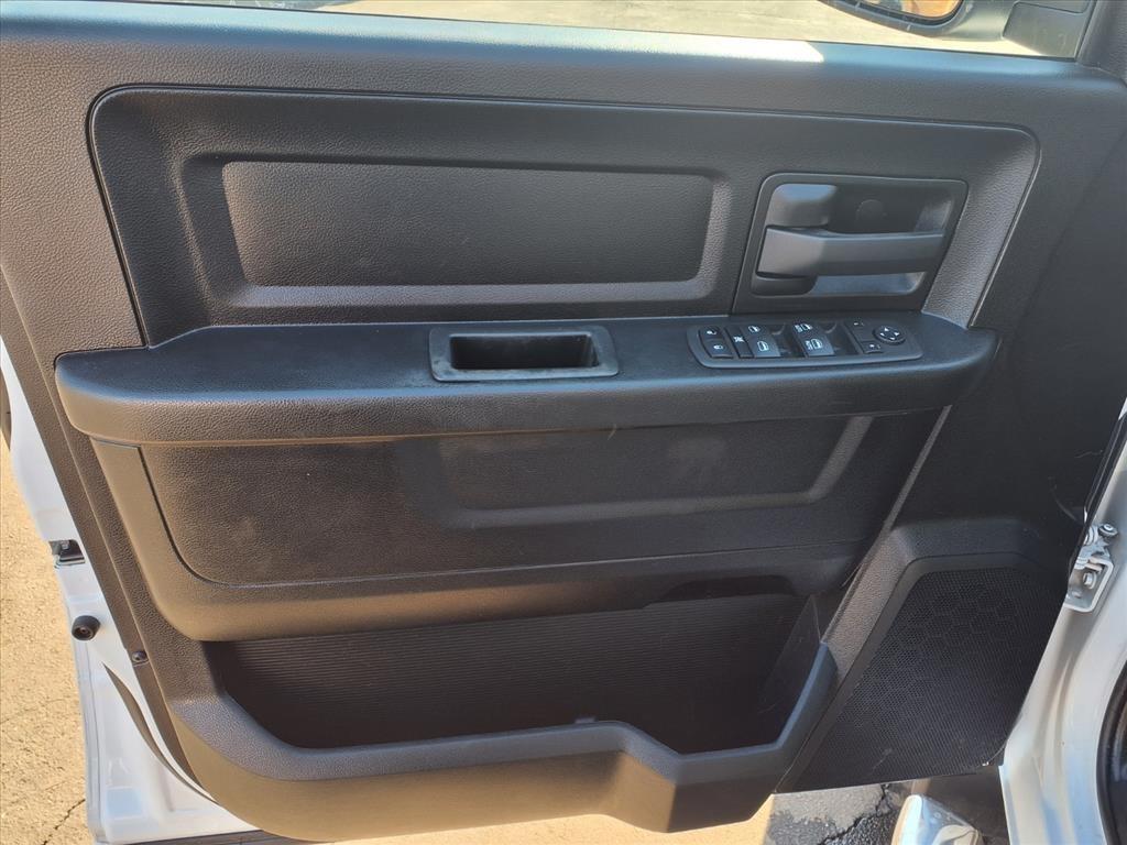 RAM 1500 Classic Tradesman 4x4 Quad Cab 6'4" Box 2023