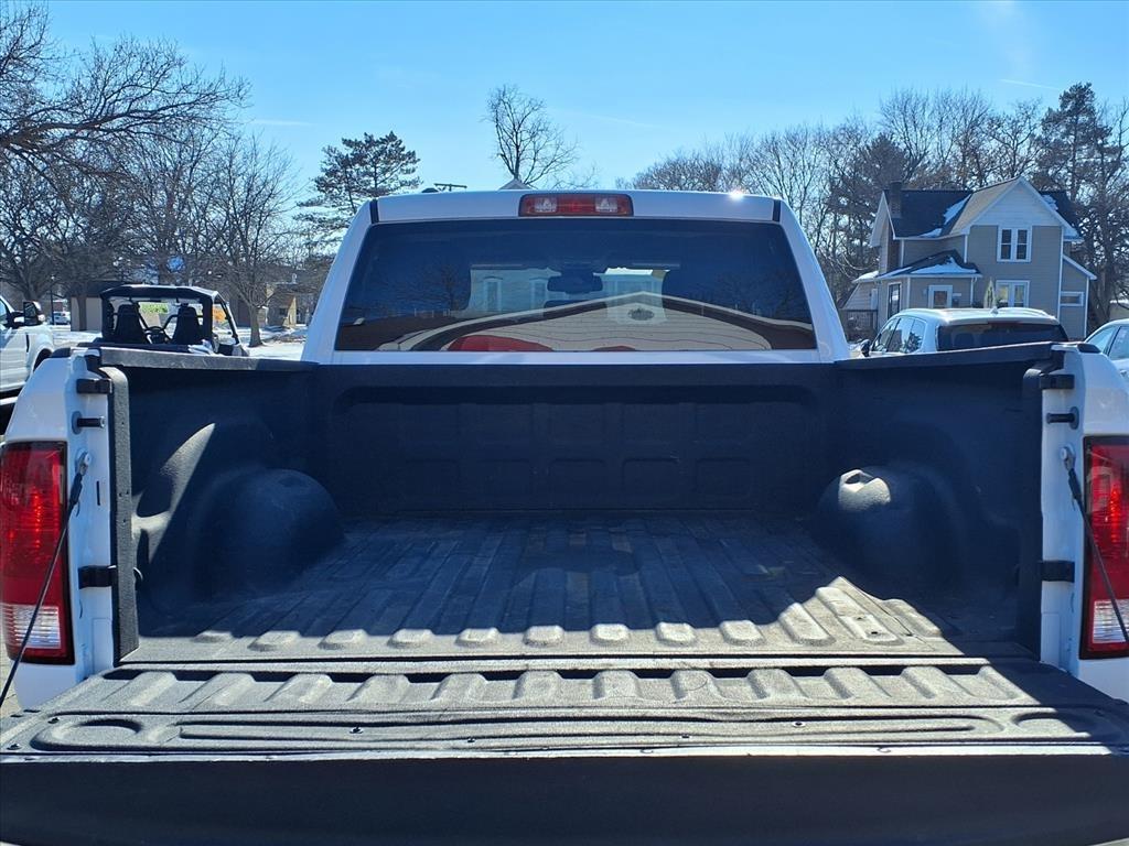 RAM 1500 Classic Tradesman 4x4 Quad Cab 6'4" Box 2023