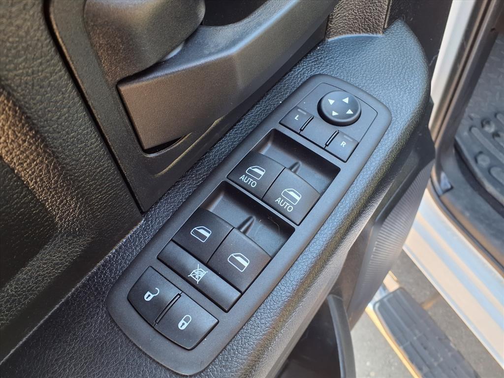 RAM 1500 Classic Tradesman 4x4 Quad Cab 6'4" Box 2023