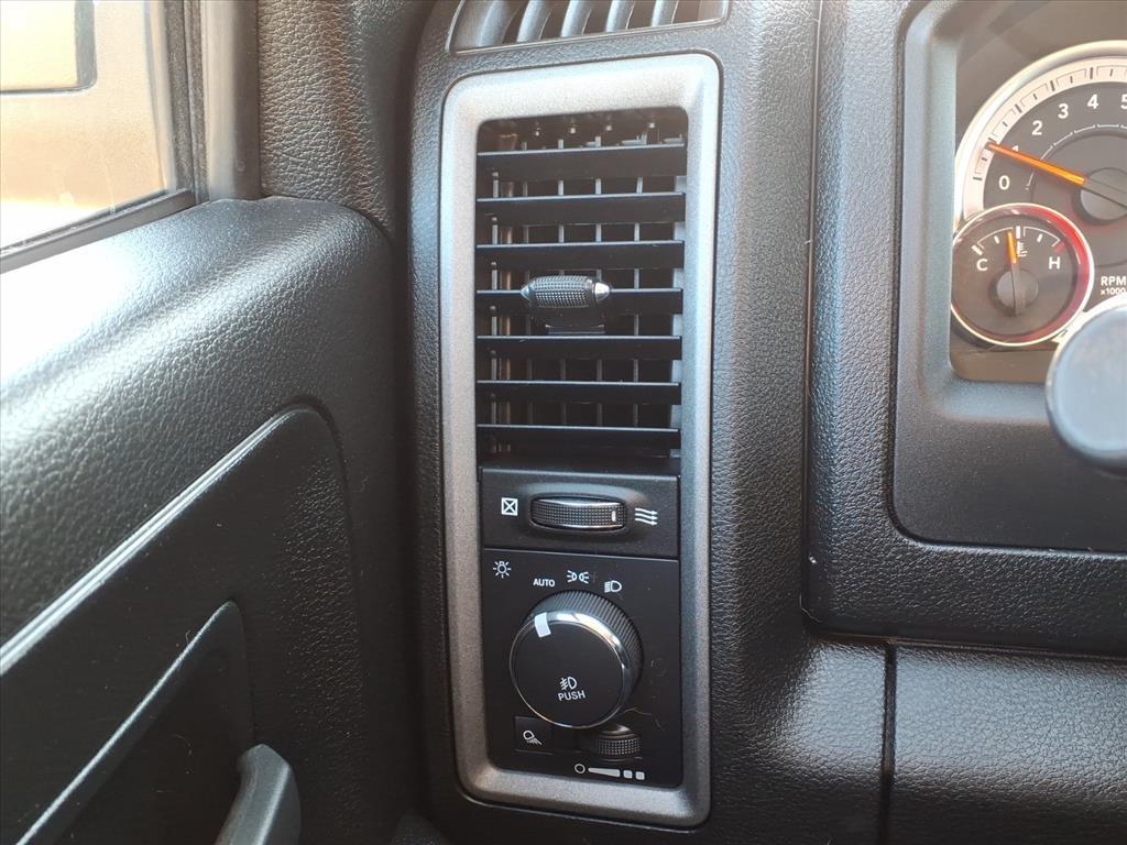 RAM 1500 Classic Tradesman 4x4 Quad Cab 6'4" Box 2023