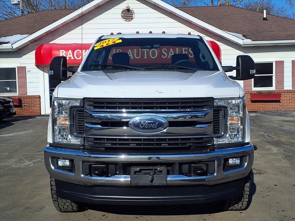 Ford Super Duty F-350 SRW XLT 4WD Reg Cab 8' Box 2017