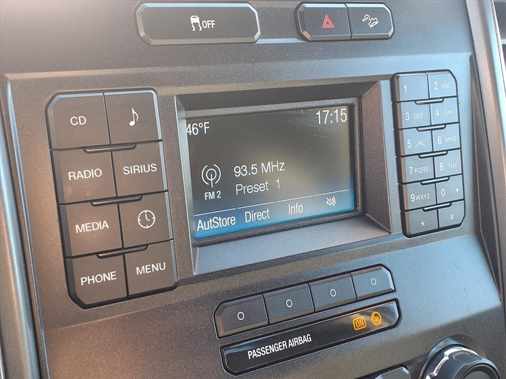 Ford Super Duty F-350 SRW XLT 4WD Reg Cab 8' Box 2017