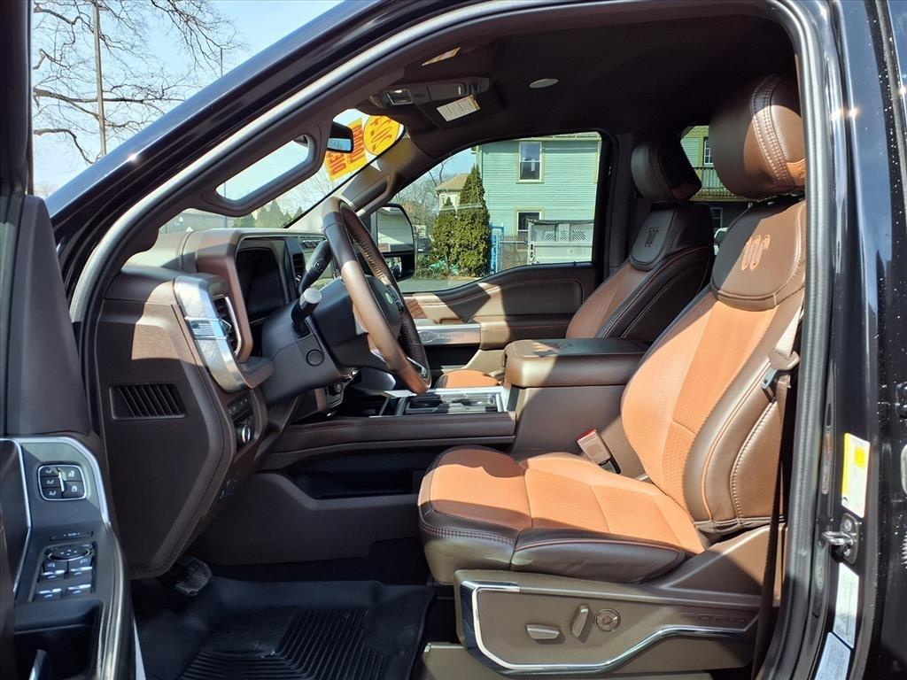 Ford Super Duty F-450 DRW King Ranch 4WD Crew Cab 8' Box 2024