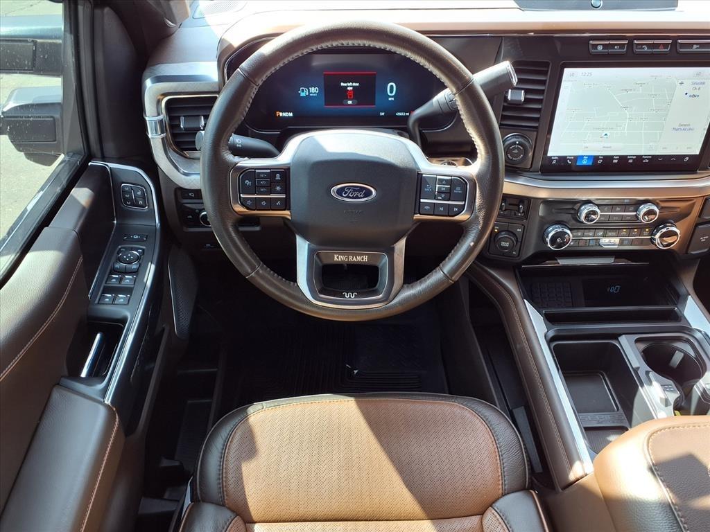 Ford Super Duty F-450 DRW King Ranch 4WD Crew Cab 8' Box 2024
