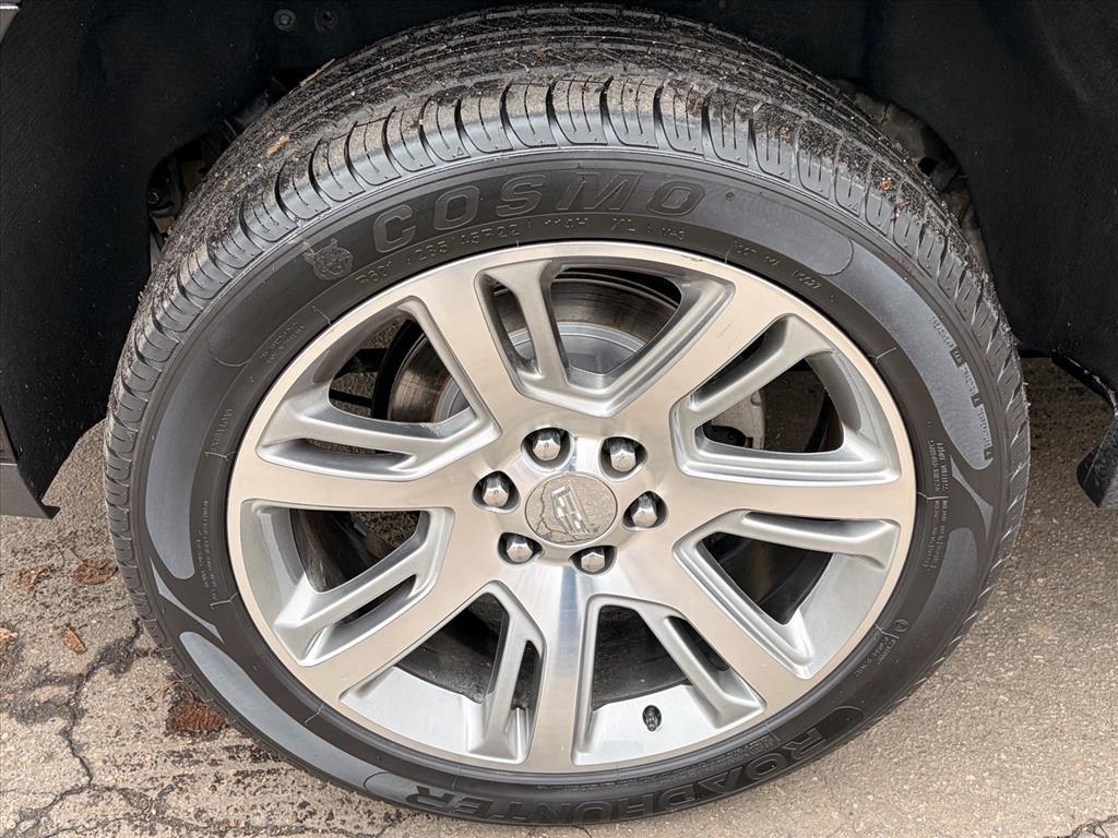 Cadillac Escalade ESV 4WD 4dr Luxury 2017