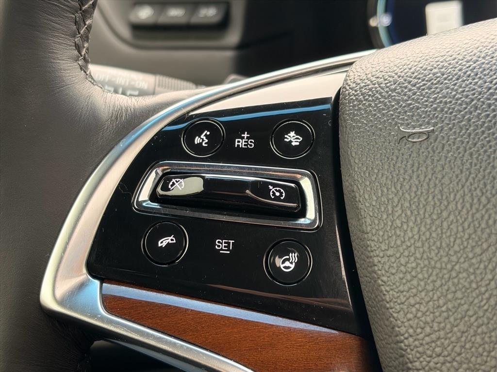 Cadillac Escalade ESV 4WD 4dr Luxury 2017