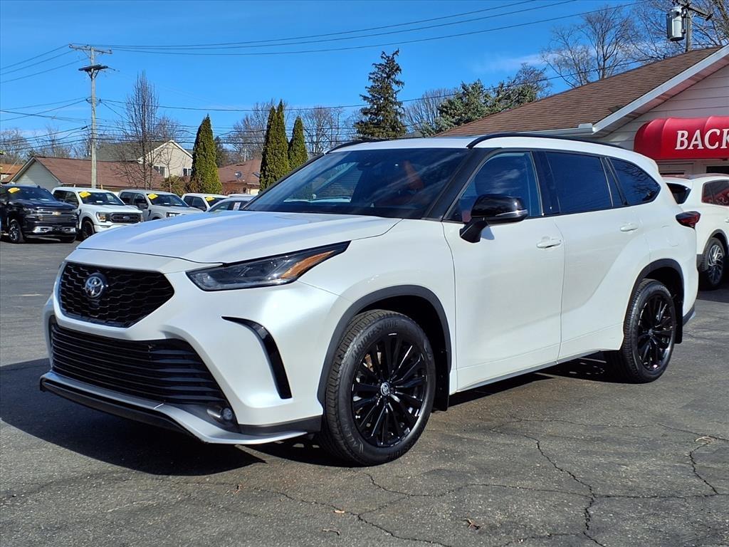 Toyota Highlander Platinum AWD (Natl) 2023