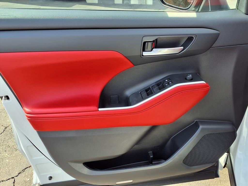 Toyota Highlander Platinum AWD (Natl) 2023