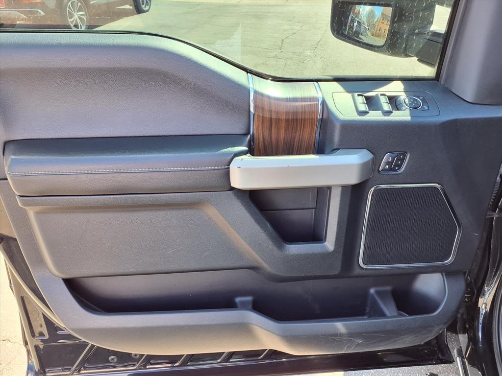 Ford F-150 Lariat SuperCrew 5.5-ft. Bed 4WD 2017