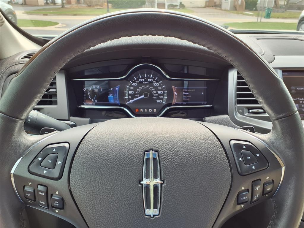 Lincoln MKS 4dr Sdn 3.7L FWD 2013