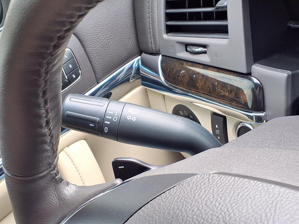 Lincoln MKS 4dr Sdn 3.7L FWD 2013