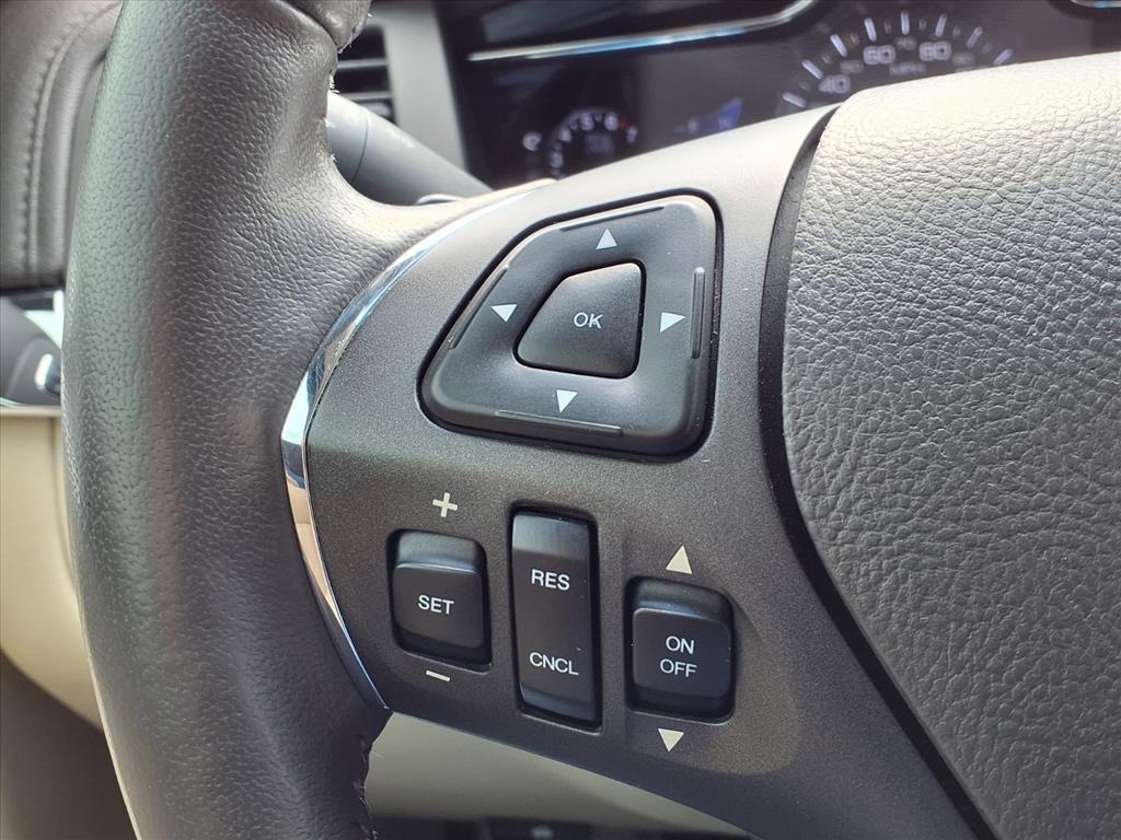 Lincoln MKS 4dr Sdn 3.7L FWD 2013