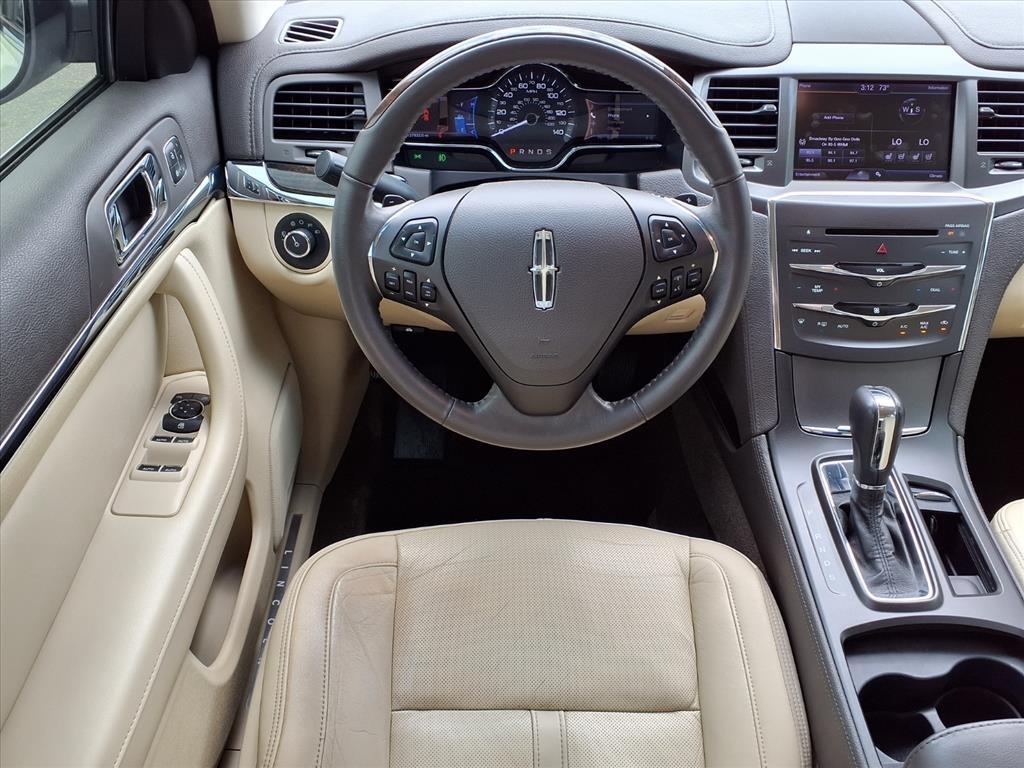 Lincoln MKS 4dr Sdn 3.7L FWD 2013