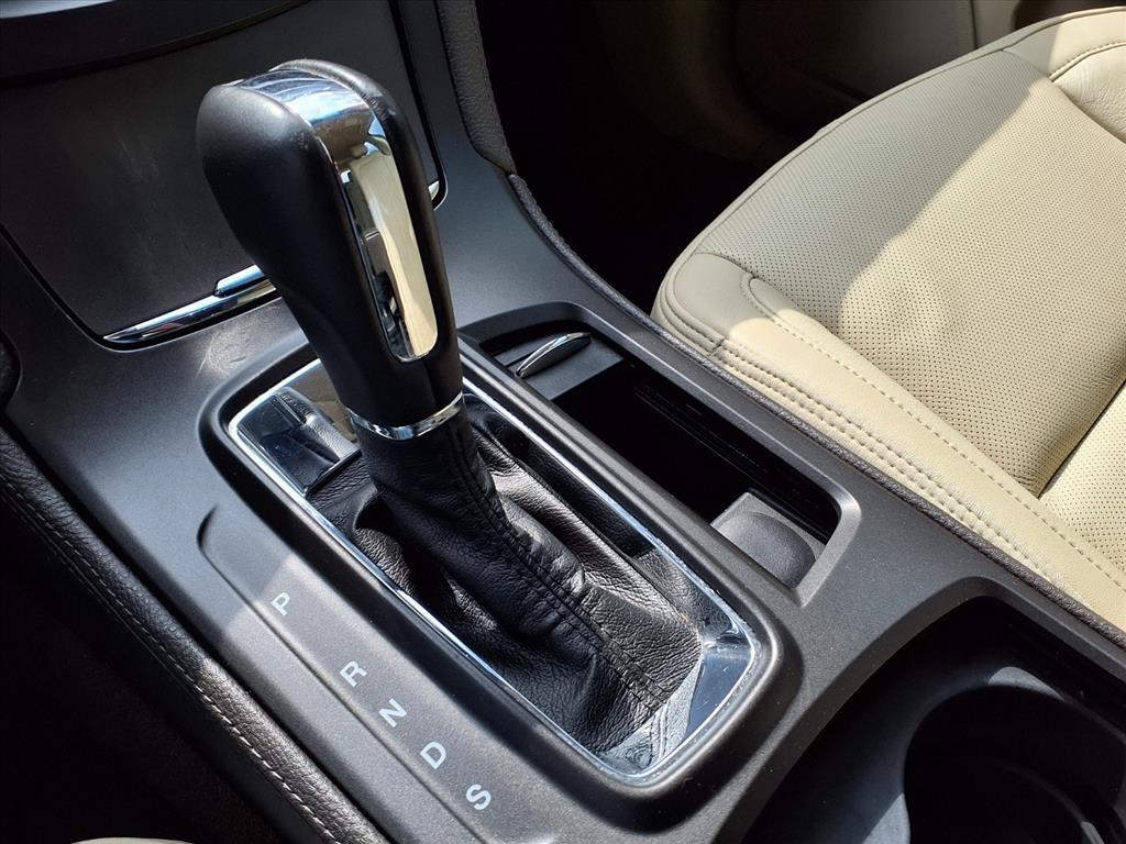 Lincoln MKS 4dr Sdn 3.7L FWD 2013