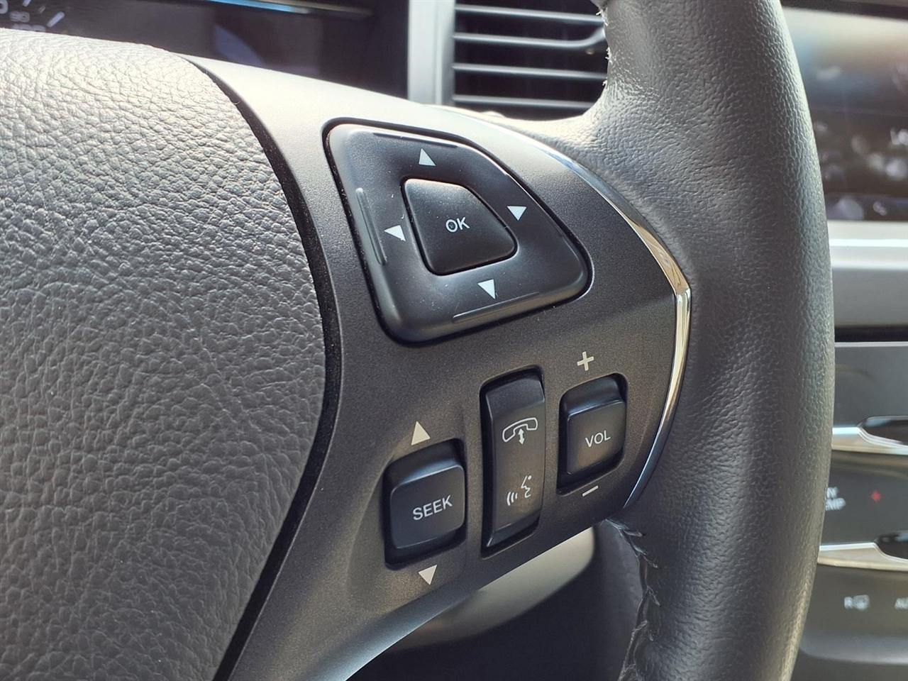 Lincoln MKS 4dr Sdn 3.7L FWD 2013