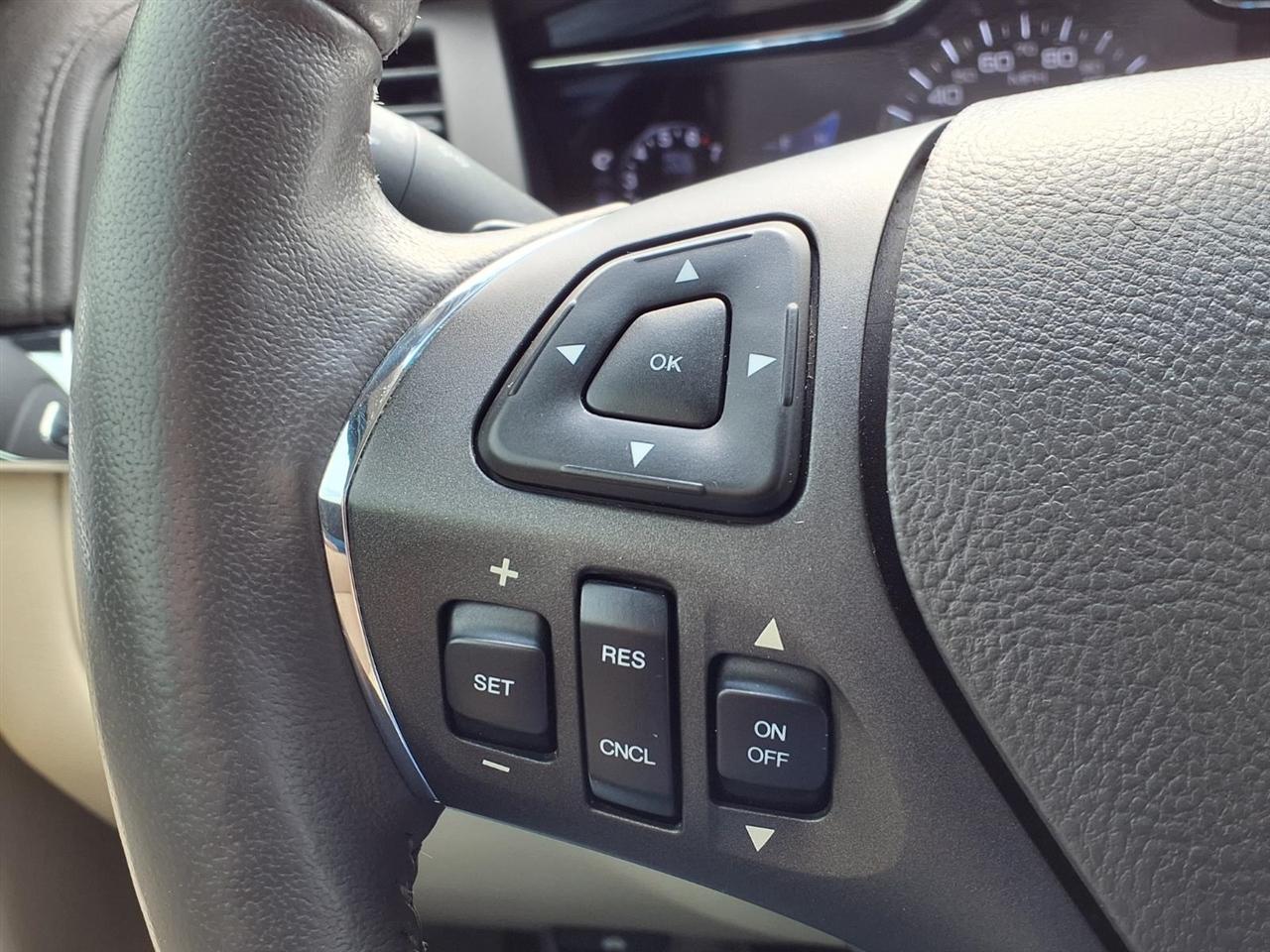 Lincoln MKS 4dr Sdn 3.7L FWD 2013