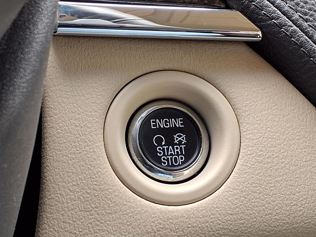 Lincoln MKS 4dr Sdn 3.7L FWD 2013