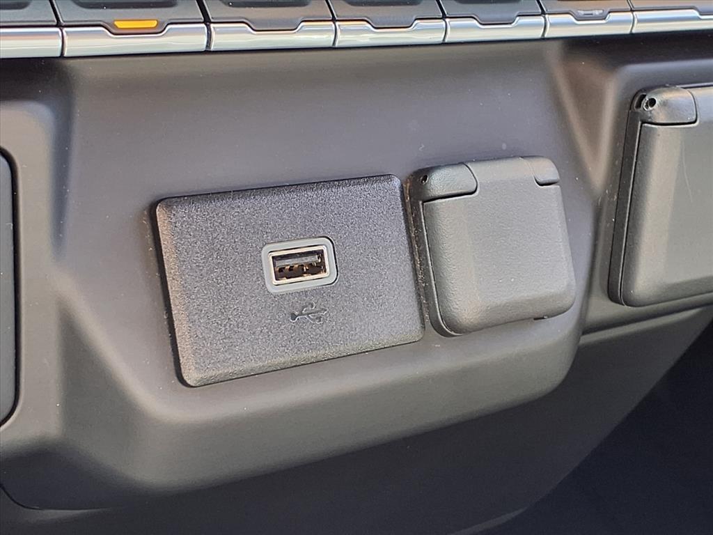 Chevrolet Silverado 1500 4WD Crew Cab 147" Custom 2020