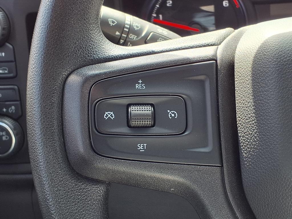 Chevrolet Silverado 1500 4WD Crew Cab 147" Custom 2020