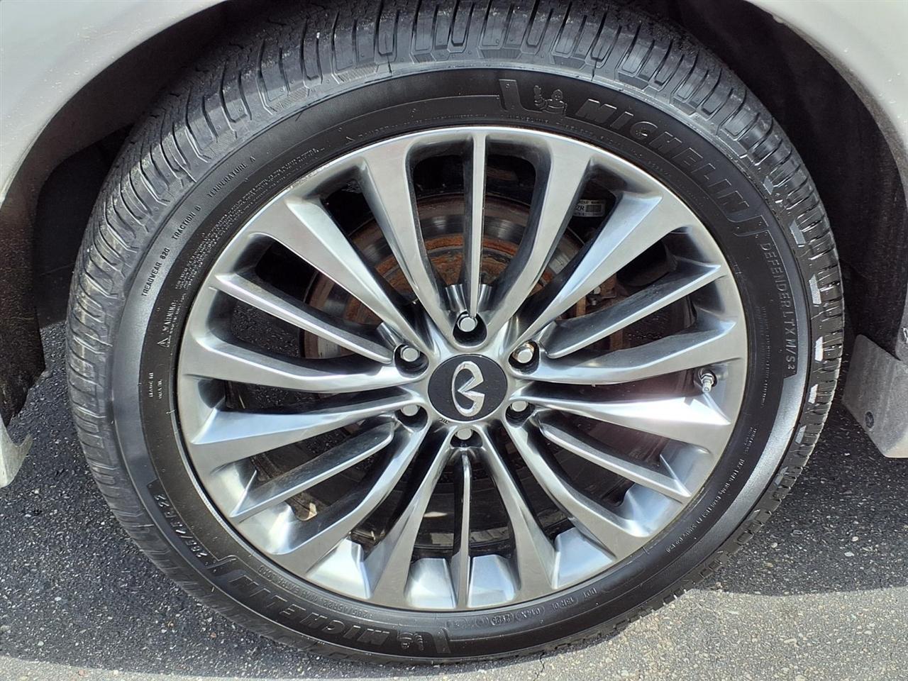 Infiniti QX80 LUXE AWD 2020