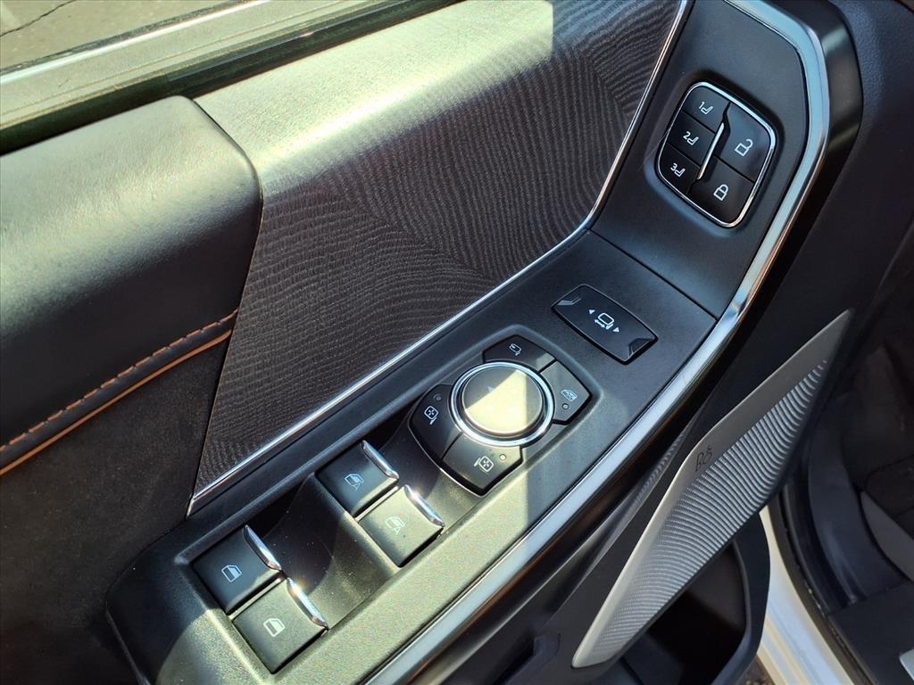 Ford Super Duty F-450 DRW King Ranch 4WD Crew Cab 8' Box 2023