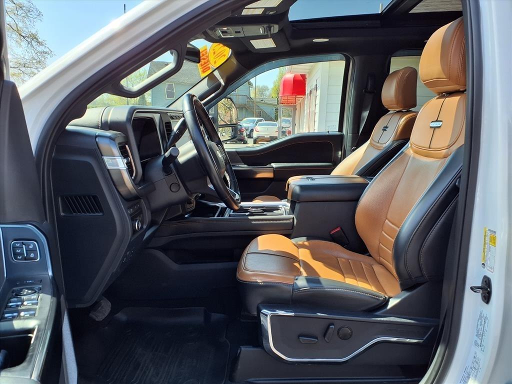 Ford Super Duty F-450 DRW King Ranch 4WD Crew Cab 8' Box 2023