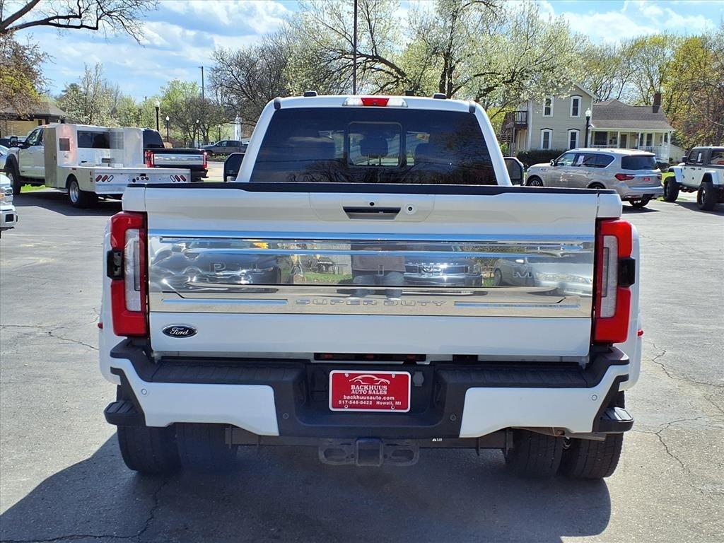 Ford Super Duty F-450 DRW Platinum 4WD Crew Cab 8' Box 2023