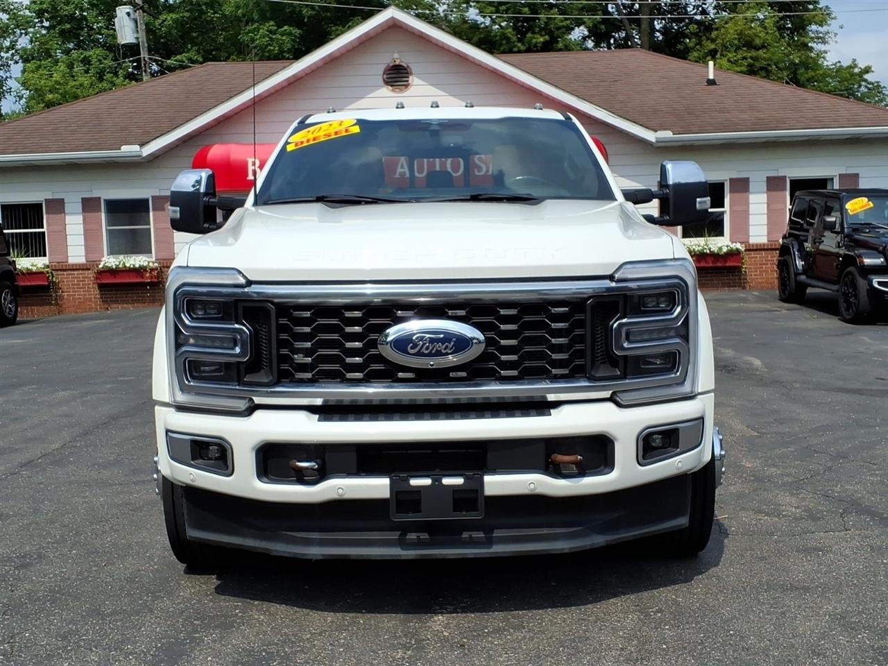 Ford Super Duty F-450 DRW Platinum 4WD Crew Cab 8' Box 2023