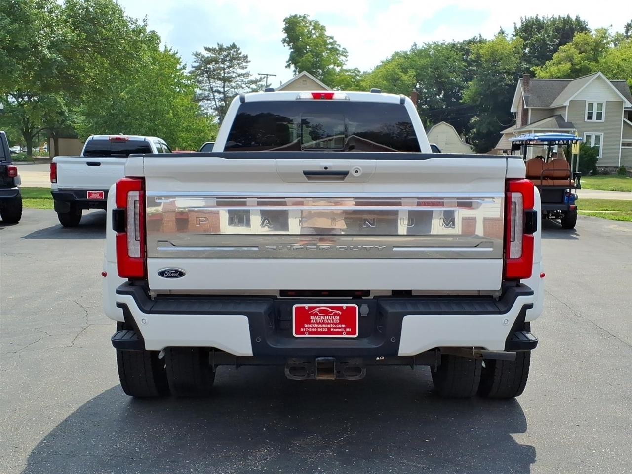 Ford Super Duty F-450 DRW Platinum 4WD Crew Cab 8' Box 2023