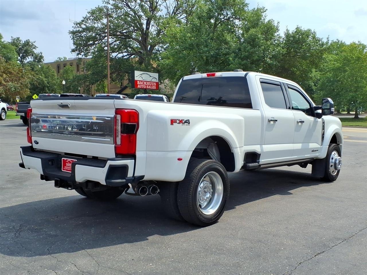 Ford Super Duty F-450 DRW Platinum 4WD Crew Cab 8' Box 2023
