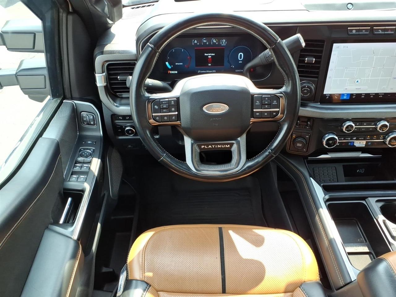 Ford Super Duty F-450 DRW Platinum 4WD Crew Cab 8' Box 2023