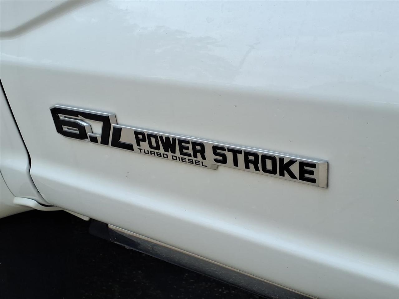 Ford Super Duty F-450 DRW Platinum 4WD Crew Cab 8' Box 2023
