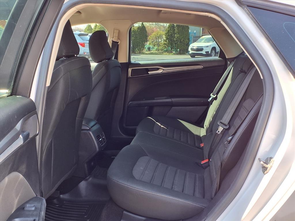 Ford Fusion SE FWD 2020