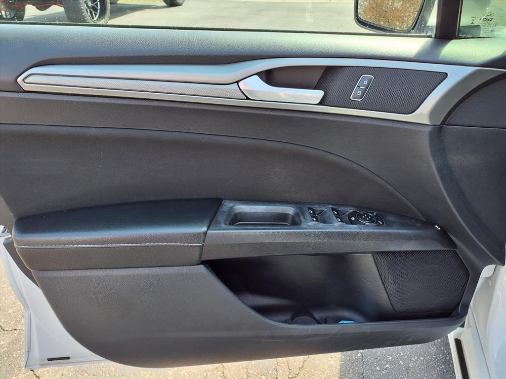 Ford Fusion SE FWD 2020