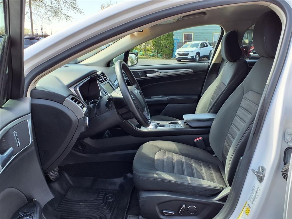 Ford Fusion SE FWD 2020