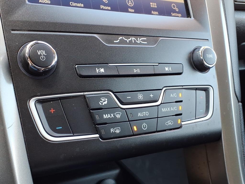 Ford Fusion SE FWD 2020