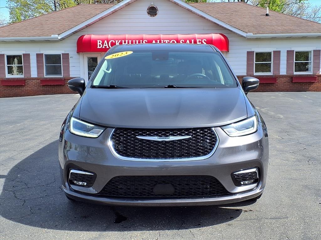 Chrysler Pacifica Touring L FWD 2023