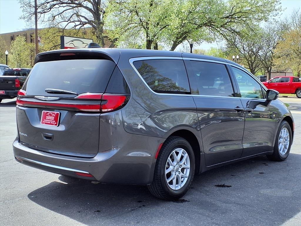 Chrysler Pacifica Touring L FWD 2023