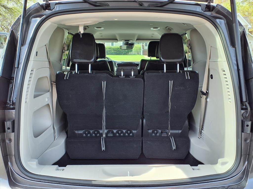 Chrysler Pacifica Touring L FWD 2023