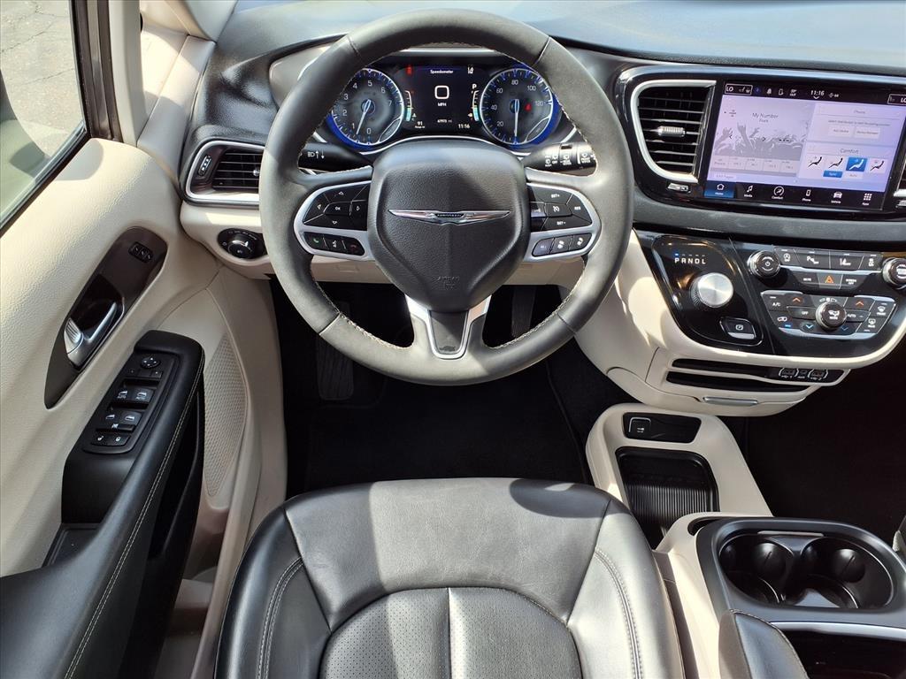 Chrysler Pacifica Touring L FWD 2023