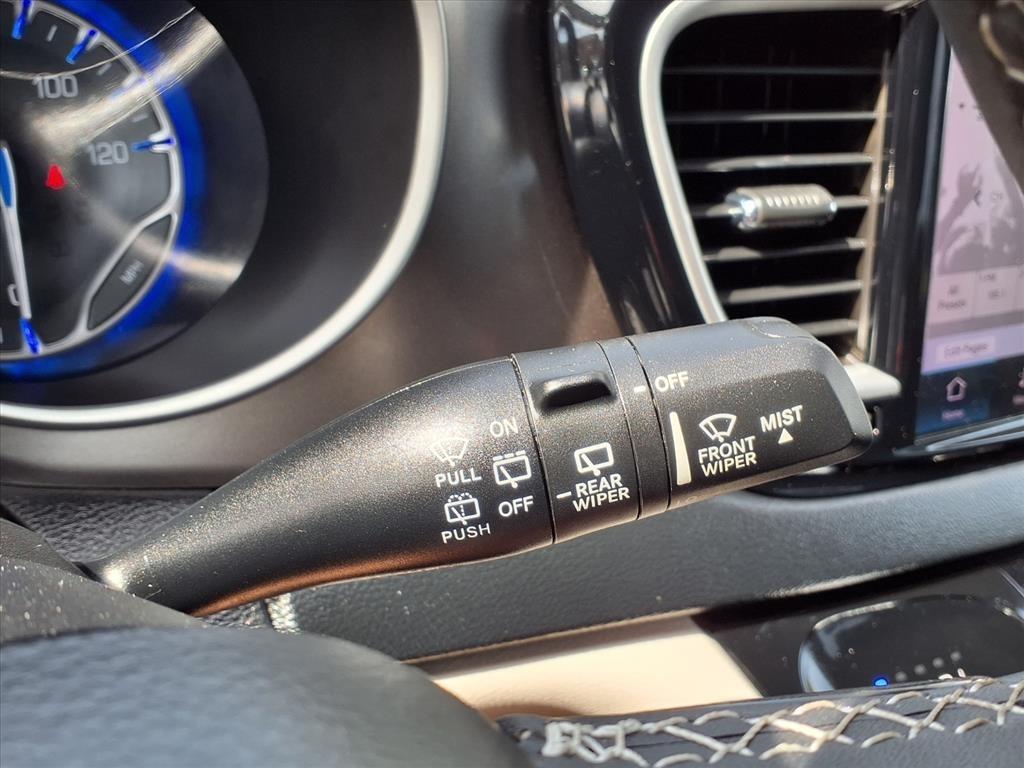 Chrysler Pacifica Touring L FWD 2023