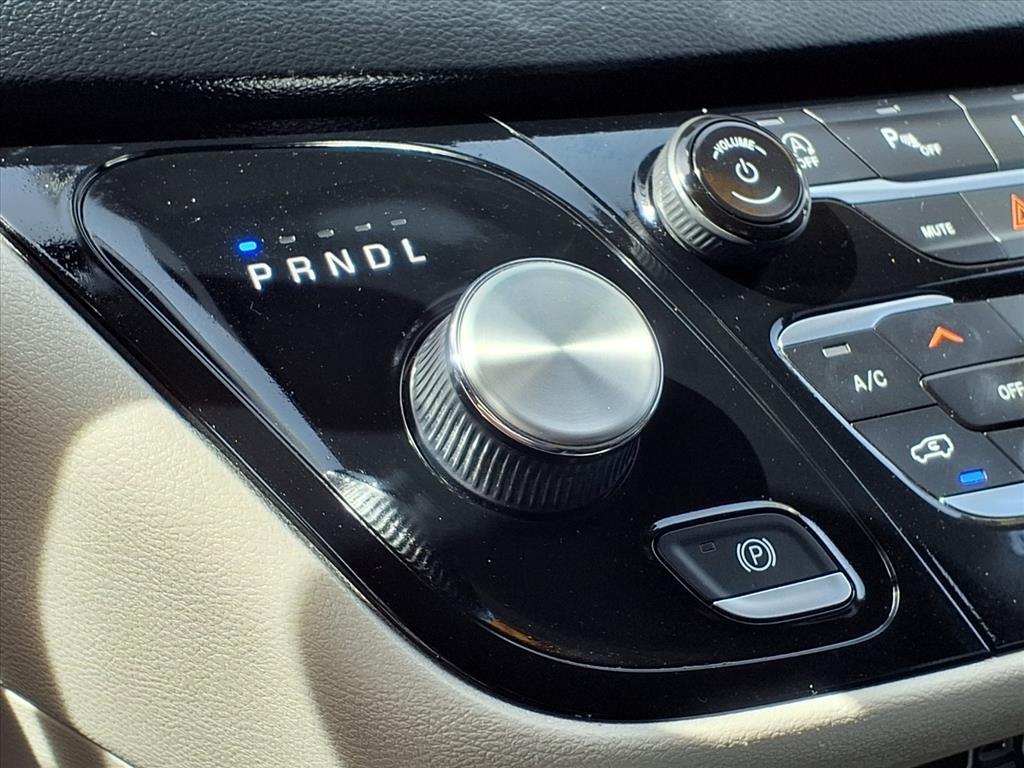 Chrysler Pacifica Touring L FWD 2023